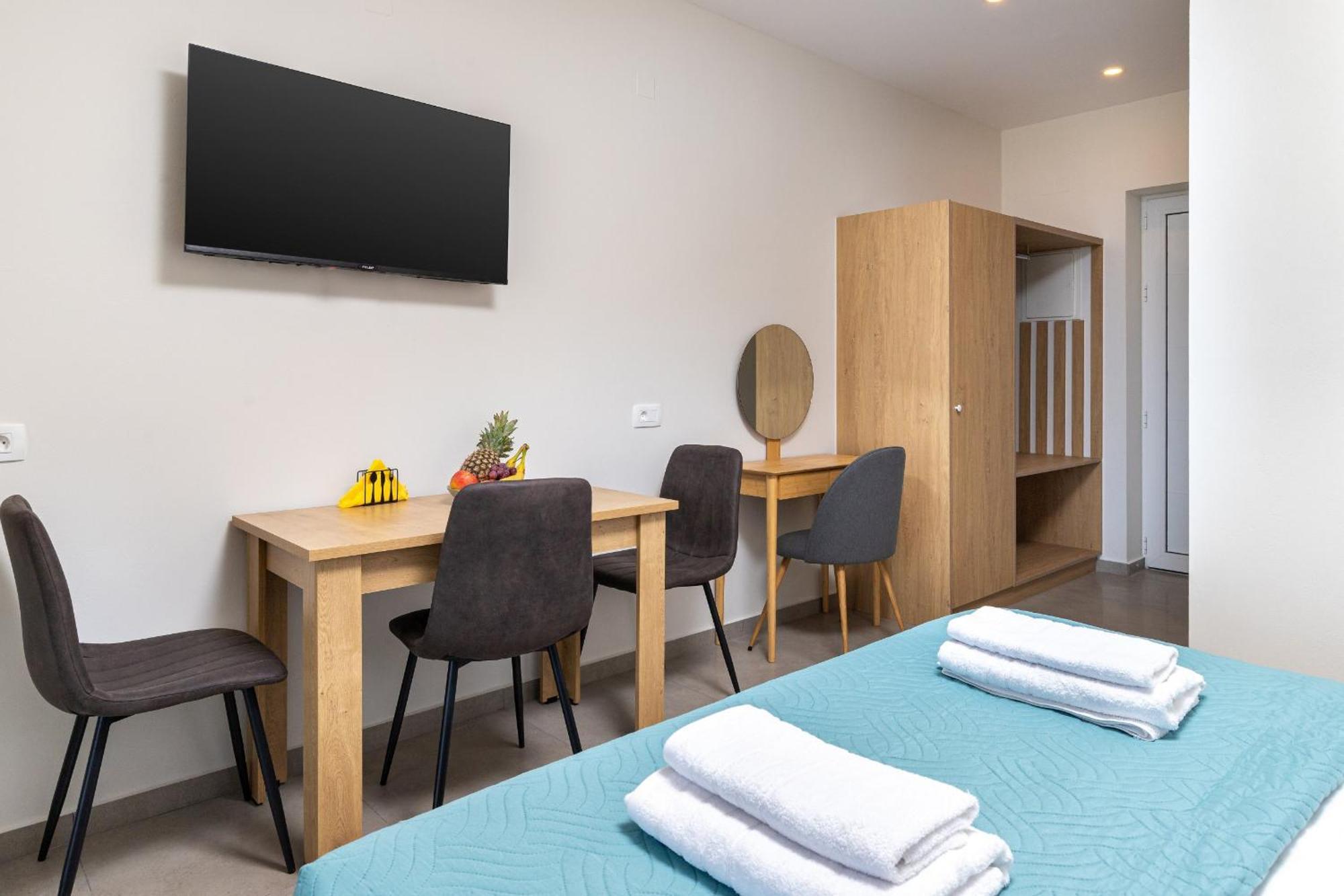 Meli Apartments Paleochora Екстер'єр фото